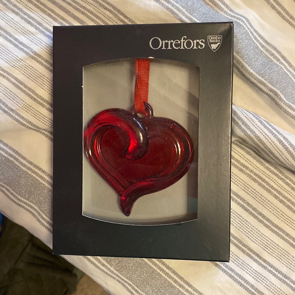 New Orrefors Heart Ornament